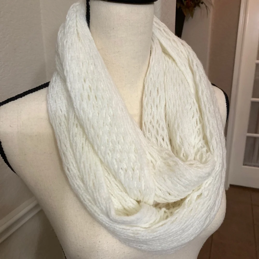 Off white knitted infinity scarf